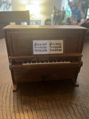 Vintage Dollhouse Miniature Piano Music Box Playing Fur Elise - Collectible Item - Image 1