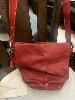 Rig And Co. Red Shoulder Bag For Women Leather And White Stitching - Image 1
