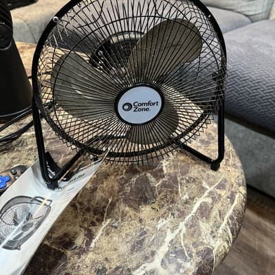 Comfort Zone Mini USB Desk Fan with 360-Degree Adjustable Tilt, Dual Powered - Image 1