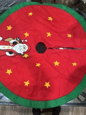 Red Felt Christmas 42" Christmas Tree Skirt With St.Nicholas Or Santa And Stars - Thumbnail 2