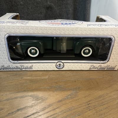 1948 Ford F1 Green F-Series 50th Anniversary 1:18 The Classic Collection Sealed - Thumbnail 5
