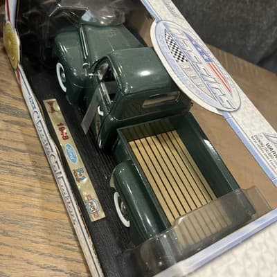 1948 Ford F1 Green F-Series 50th Anniversary 1:18 The Classic Collection Sealed - Thumbnail 9