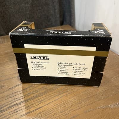 ERTL 1991 GIFT BANK DIE-CAST METAL COLLECTIBLE CAR SEASON'S GREETINGS CHRISTMAS - Thumbnail 4