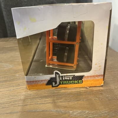 2014 Jada Flat Black 1953 Chevy Stake Truck 1:24 diecast just trucks - Thumbnail 4