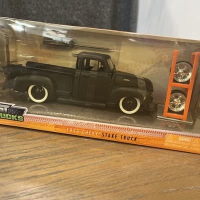 2014 Jada Flat Black 1953 Chevy Stake Truck 1:24 diecast just trucks - Thumbnail 2