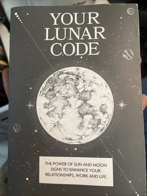 Your Lunar Code Book By Astrologist Lori Reid Sun & Moon Signs, Like New - Image 1