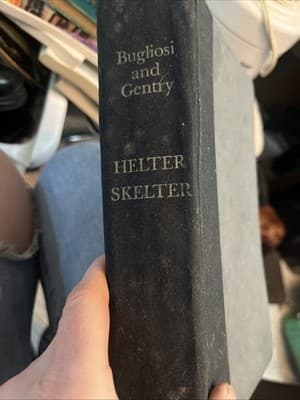 Helter Skelter : True Story of the Manson Murders by Vincent Bugliosi Hardcover - Thumbnail 2