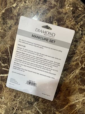 DIAMOND— MANICURE SET—MANICURE STICK—FINGER&TOE NAIL CLIPPERS—TWEEZER—EMORY FILE - Thumbnail 2