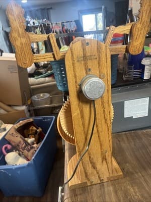 Vintage Handmade Wooden Collectors Clock W/O Motor - Thumbnail 4