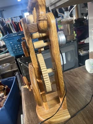 Vintage Handmade Wooden Collectors Clock W/O Motor - Thumbnail 3