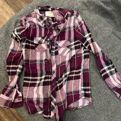 Women’s Arizona Classic Fit Purple Flannel Size Small With Chest Pockets - Image 1