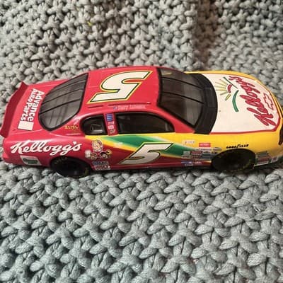 NASCAR® - #5 - Kellogg's - Diecast Car - 1:43 - Thumbnail 4
