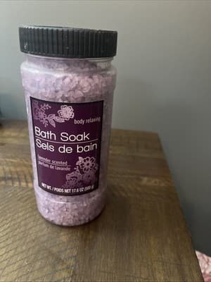 Bath Soak 17.06 Oz-BRAND NEW-SHIPS SAME BUSINESS DAY Lavender Scent - Image 1