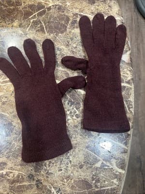 New York And Company Women’s Long Marroon Winter Gloves 100% Acrylic - Image 1