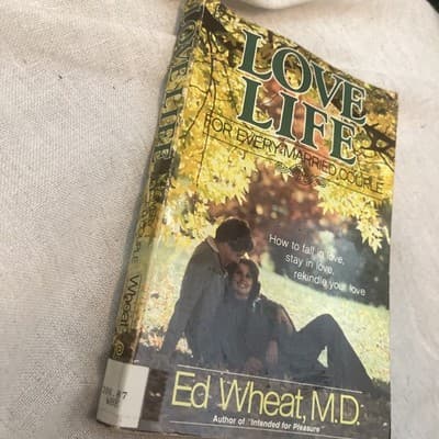 Love Life for every married couple [Paperback] Wheat, Ed, M.D. & Gloria Okes Per - Thumbnail 2