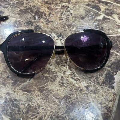 Aviator Sunglasses With Extra Gold Frames With Crossbar And Black Thick Sides Ll - Thumbnail 2