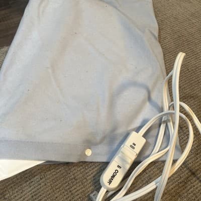 Conair C Moist Heating Pad (HP01RBRR) - Image 1