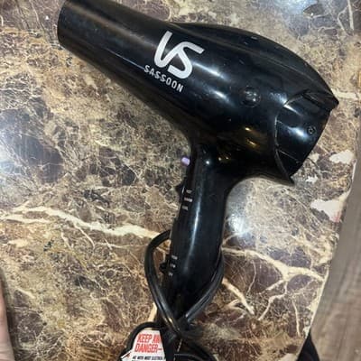 Black VS Sassoon Hair Dryer - Thumbnail 2