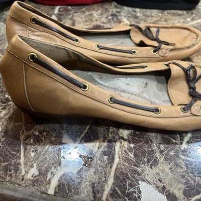 Easy Spirit Women’s Beige Flats With Black Accents Size 9.5 - Thumbnail 2