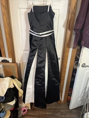 De Laru By Sheila Yen Prom Black white Dress With Sash And Bow Women’s Size 9/10 - Thumbnail 5