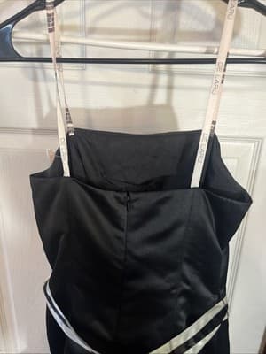 De Laru By Sheila Yen Prom Black white Dress With Sash And Bow Women’s Size 9/10 - Thumbnail 7