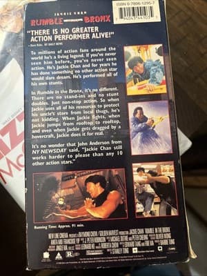 Rumble in the Bronx (VHS, 1996) Jackie Chan Kung Fu Karate Stuntman Action Funny - Thumbnail 2