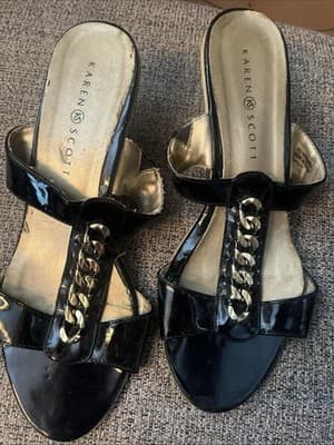 Women’s Karen Scott Gold Chain Hardware Cork Sandals Size 9M - Thumbnail 2