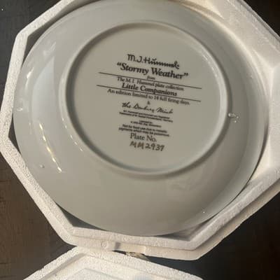 Vintage Hummel "Stormy Weather" Rare Limited Edition Plate U7167 - Thumbnail 2