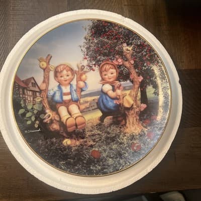 Vintage M.I. Hummel “Apple Tree Boy & Girl” Little Companions Collector Plate - Image 1