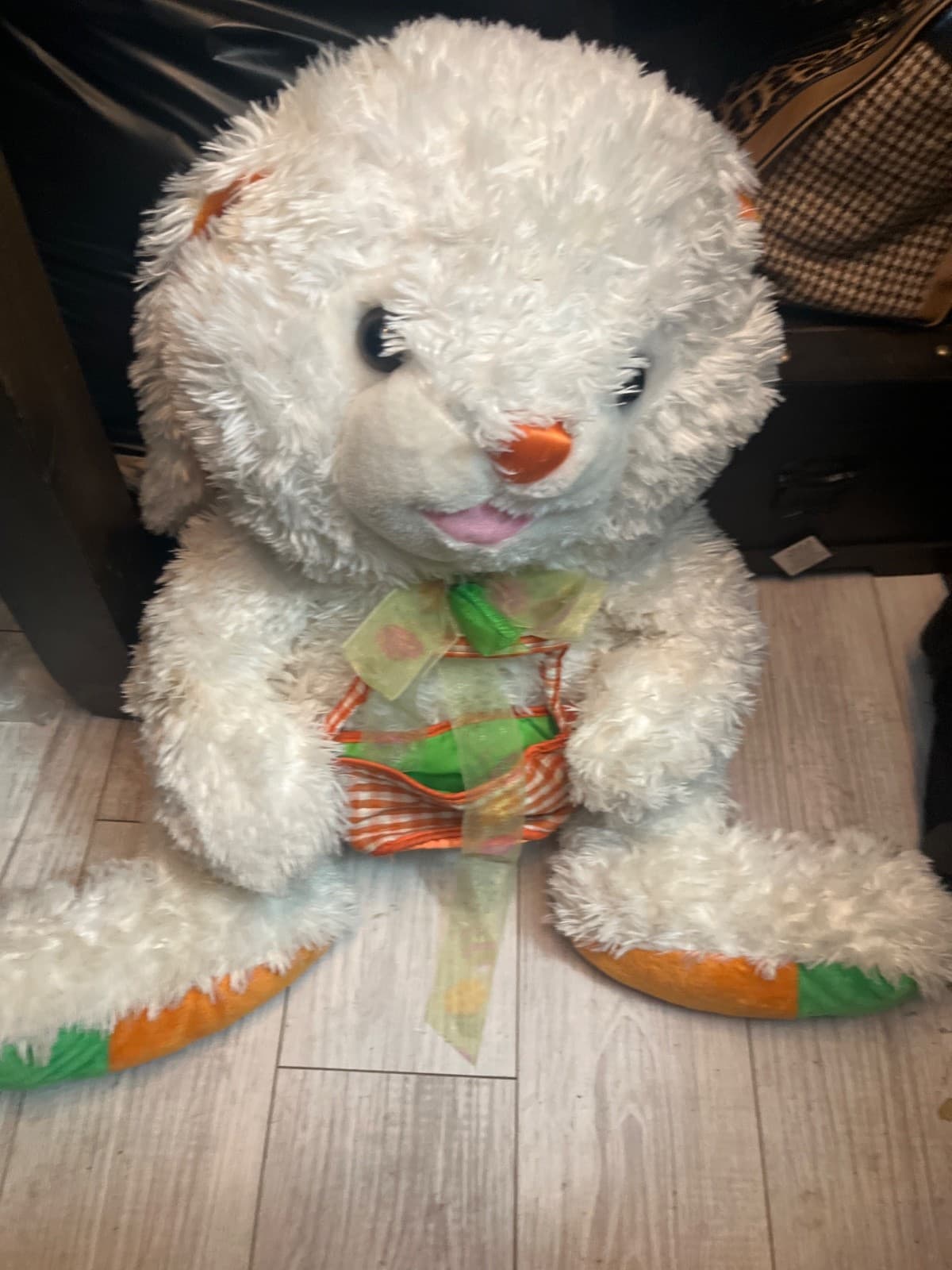 🦄Dan Dee / White Bunny w/Carrot Feet & Orange Checkered Basket '2012 24" Plush! - Thumbnail 2