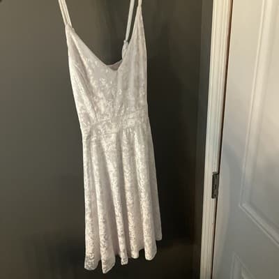 White 4/6 White Velvet Party Dress Knee Length Spaghetti Strap - Image 1