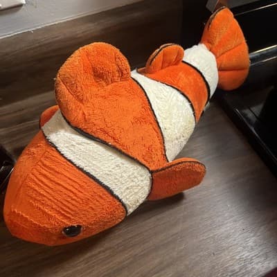 Disney Hasbro Finding Nemo Jumbo Clown Fish 28" Plush Stuffed Toy 2002 - Thumbnail 2