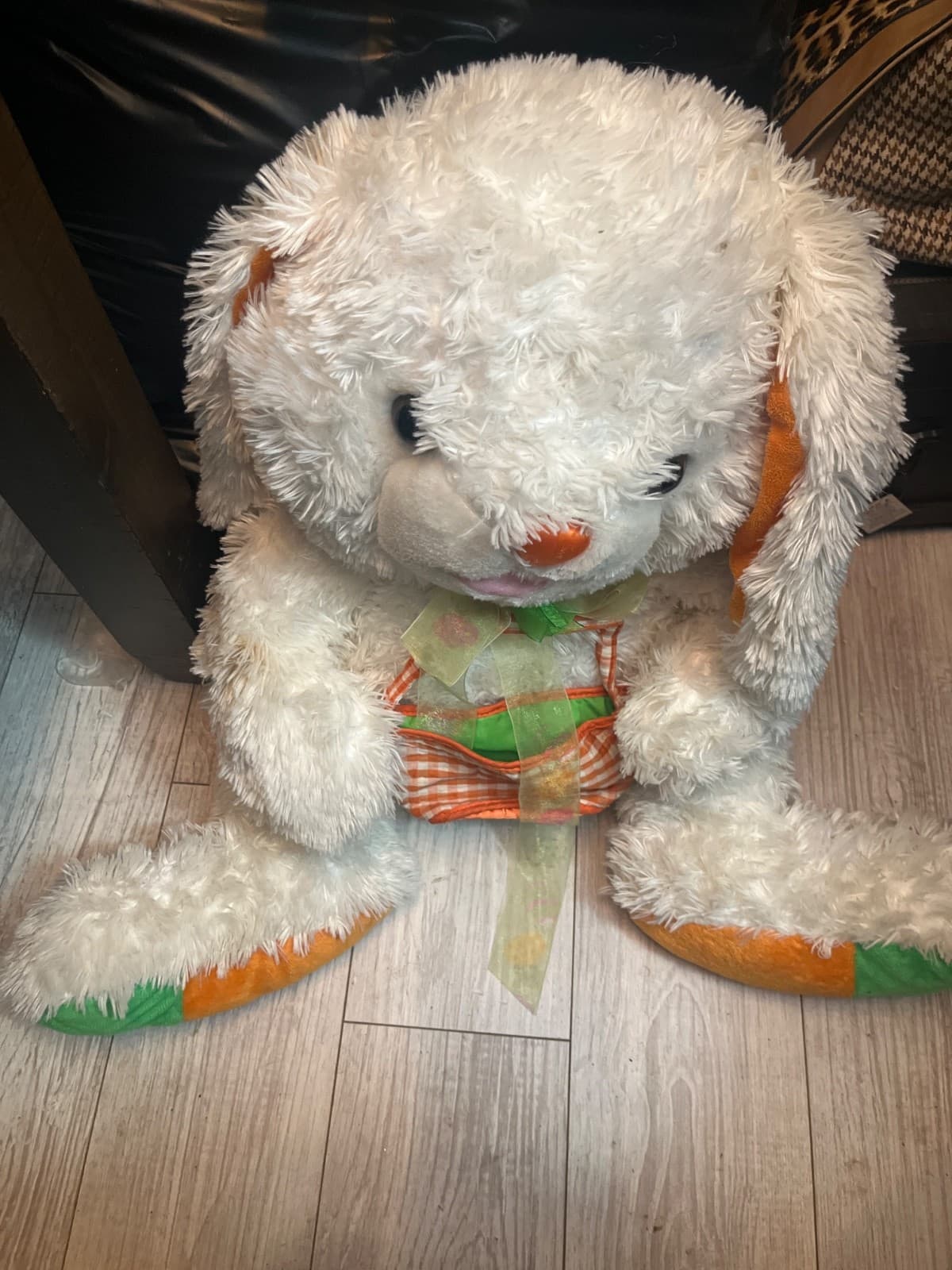 🦄Dan Dee / White Bunny w/Carrot Feet & Orange Checkered Basket '2012 24" Plush! - Thumbnail 3