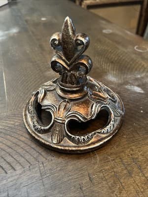Vintage Hallmark Fleur De Lis Lid Cast Iron For Crackled Glass Decor 5” X 5” - Thumbnail 3