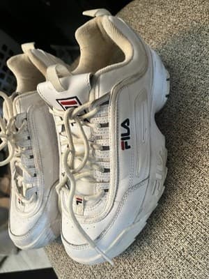 Fila Women’s 9.5 White Sneaker - Thumbnail 2