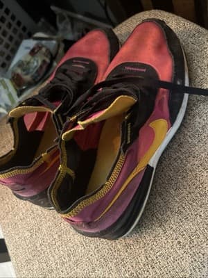 Nike Waffle One Active Fuchsia Womens Size 9.5 Running Shoes Sneakers DC2533-600 - Image 1