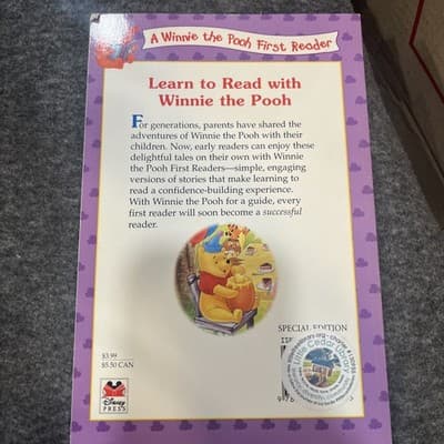 Pooh's Fun Time Treasury A Winnie the Pooh First Reader - Thumbnail 2