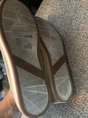 Women’s size 6 Beige Sperry Boat Loafers With Gold Laces - Thumbnail 7