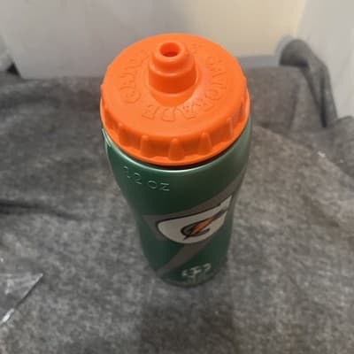 Gatorade Squeeze 32oz Plastic Water Bottle - Green - Thumbnail 2