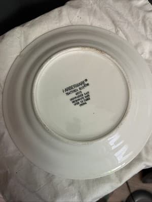 One FARBERWARE Trattoria Blue 4372 Dinner Plates 9” White Blue Rim - Thumbnail 3