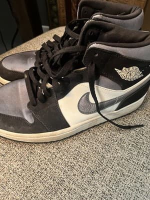 Nike Air Women’s High tops Throwback Ankle High Gray, White An Black Shoes Sz 8 - Thumbnail 3