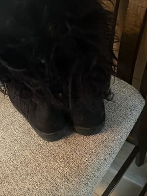 Black Boots Wit Fur At The Ankle To The Calls Size 10 - Thumbnail 3
