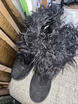 Black Boots Wit Fur At The Ankle To The Calls Size 10 - Thumbnail 2