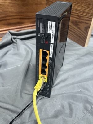 NETGEAR N300 300Mbps 4 Ports Wireless Router (WNR2000-100NAS) - Thumbnail 2