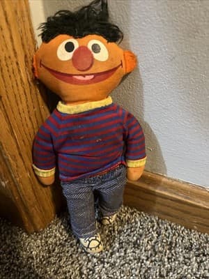 ORIGINAL Vintage 1970s Knickerbocker Sesame Street Ernie Plush Doll 9" - Image 1