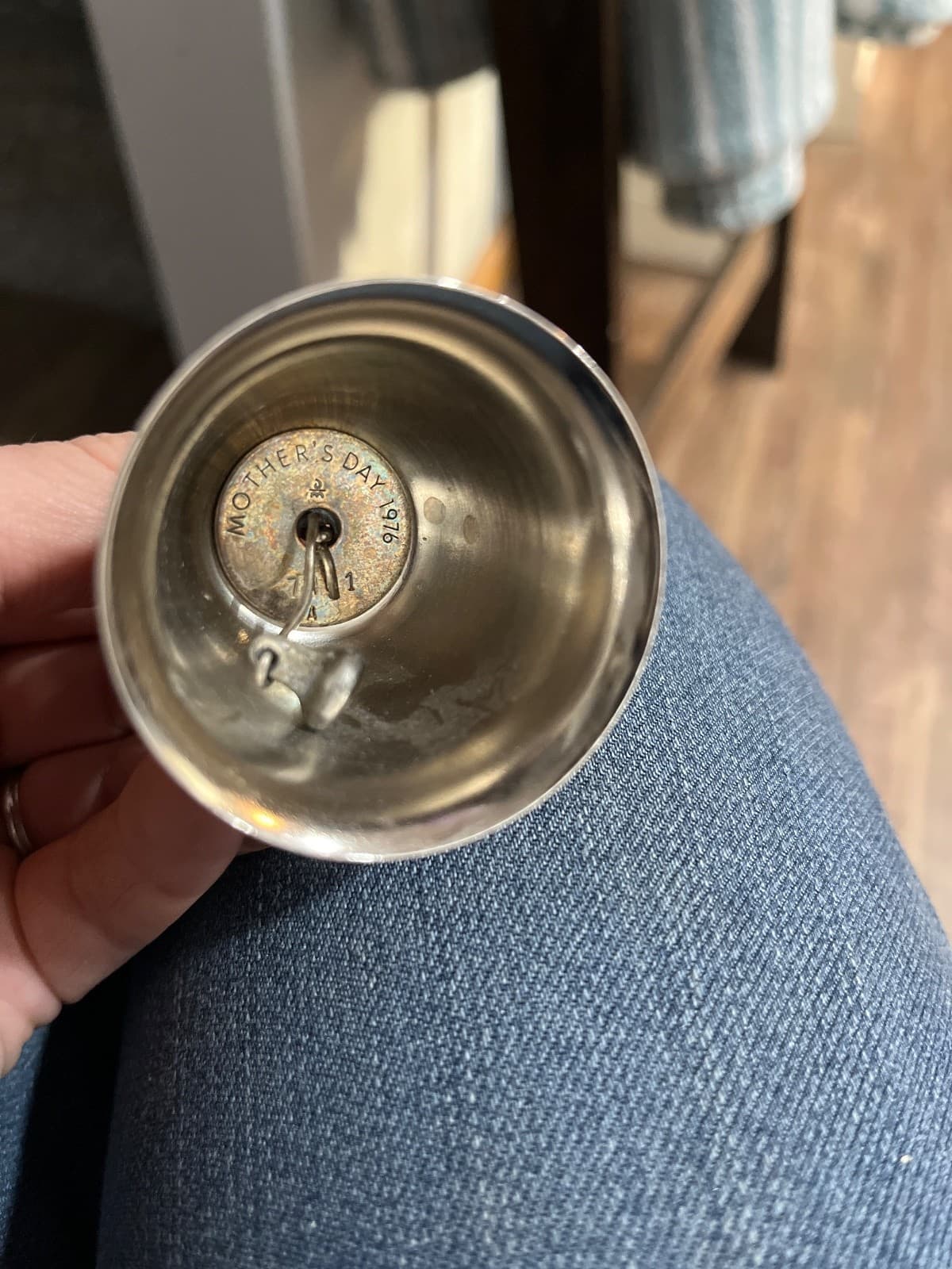 VINTAGE DANBURY MINT 1976 MOTHER'S DAY SILVERPLATE BELL 1976 an7461 with CLAPPER - Thumbnail 3