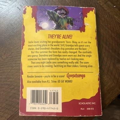 Like New 2nd print Goosebumps #20 The Scarecrow Walks at Midnight ~ R.L. Stine - Thumbnail 4