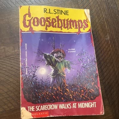 Like New 2nd print Goosebumps #20 The Scarecrow Walks at Midnight ~ R.L. Stine - Image 1