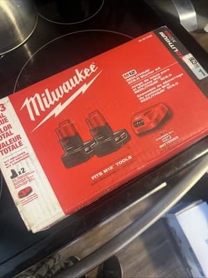 Milwaukee 48-59-2462 Starter Kit - Image 1