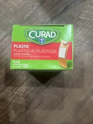 Curad Plastic Adhesive Bandages, Bandage Size is 1" x 3", 100 Count - Thumbnail 2